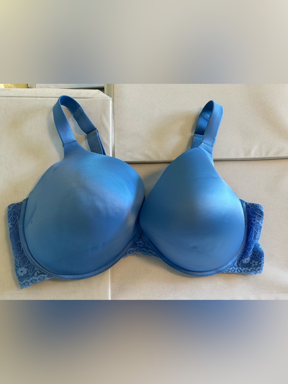 Everyday Smooth Blue T-Shirt Bra with Lace Side Wings